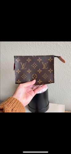 Louis Vuitton Toiletry Pouch 15 Monogram Microfiber Lined * NEW * - Picture 1 of 17