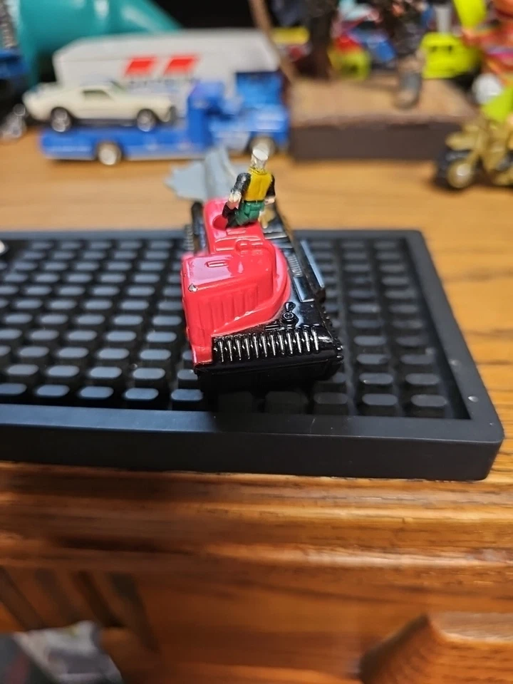 Microfigura de colección Small Soldiers Buzzsaw Tank Chip Hazard y Insaniac Foto 3 de 4