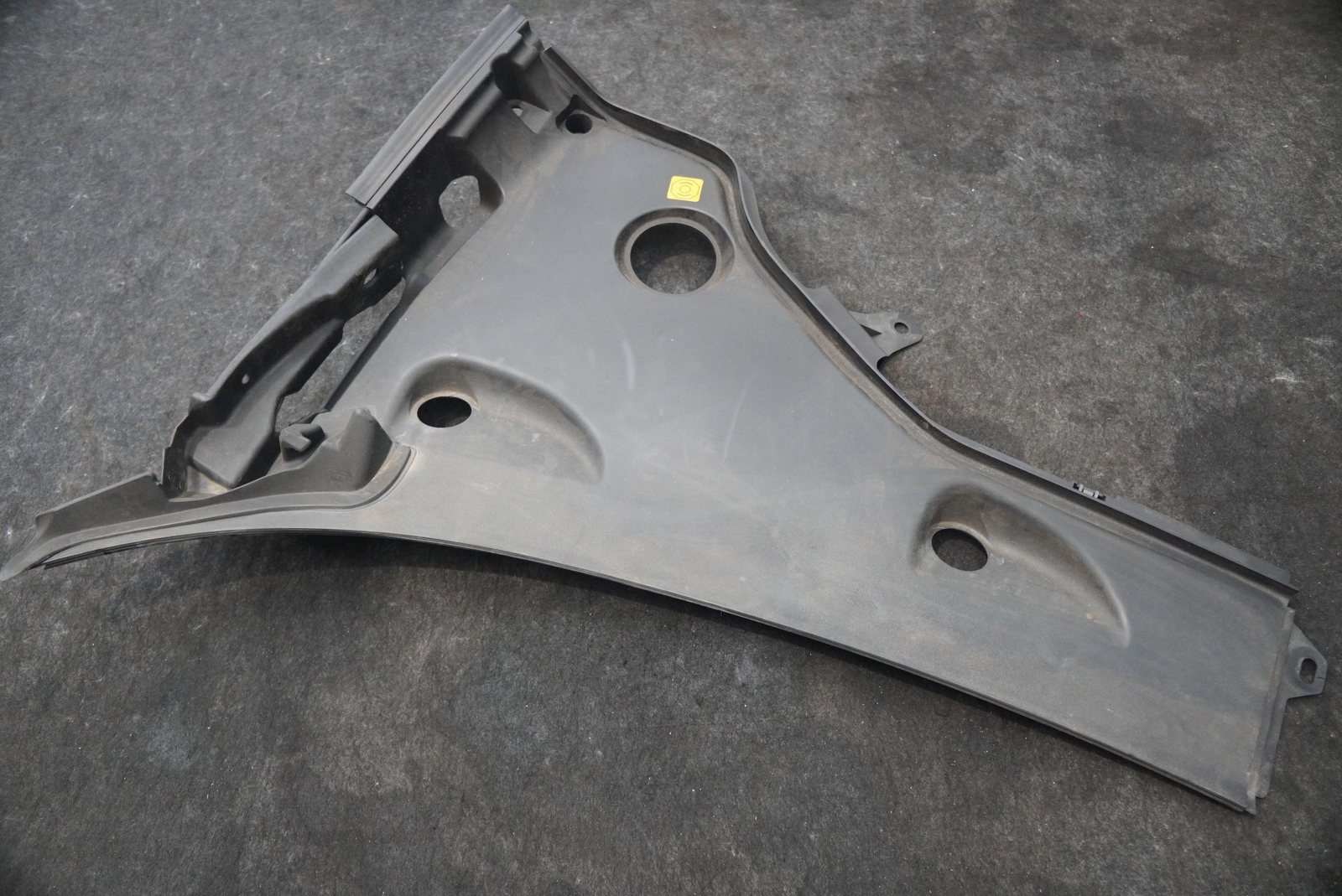 Front Left Under Windshield Cowl Tray Panel 86465800 Ferrari California T 15-18