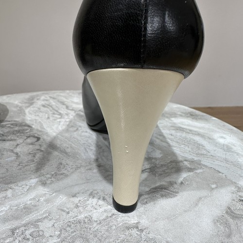 CHANEL CC Logo Cap Toe Black Beige Leather Heels Pumps Size 37 C - Picture 21 of 24