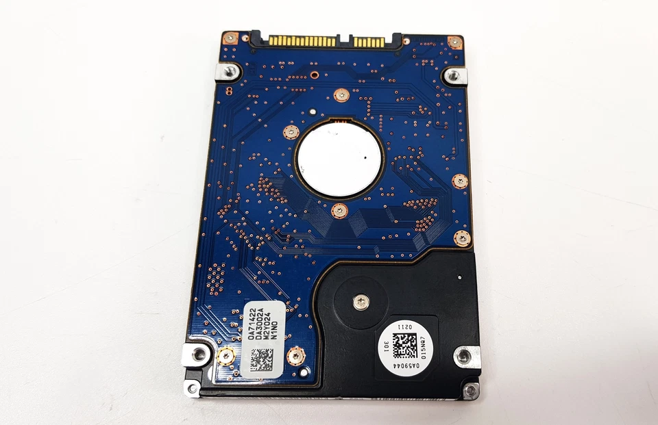 Hitachi HTS725032A9A360 320GB 2.5" 3.0GB/s SATA 7200RPM Hard Drive7K500-320 - Image 3 of 3