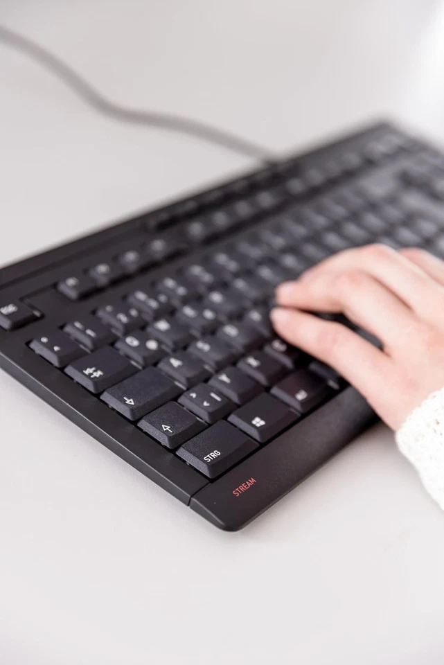 CHERRY STREAM KEYBOARD, British layout, QWERTY keyboard, wired keyboard, Blue An - Image 4 of 4