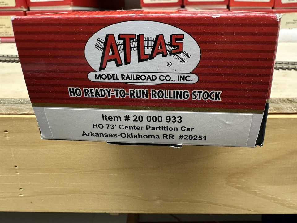 Atlas Master Arkansas Oklahoma RR 73’ Centered Partition Car AOK#29251 NOS - Image 2 of 2
