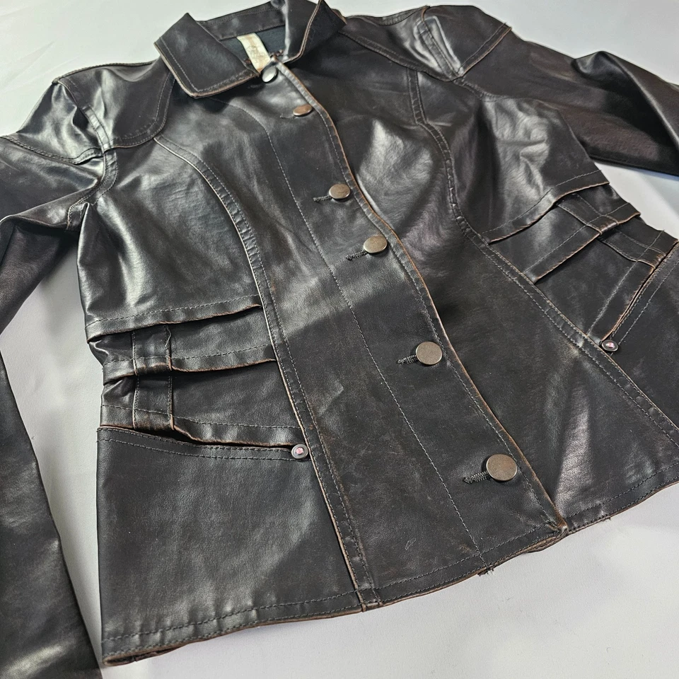 Chaqueta de cuero sintético No Boundaries para mujer mediana (7/9) Foto 2 de 4