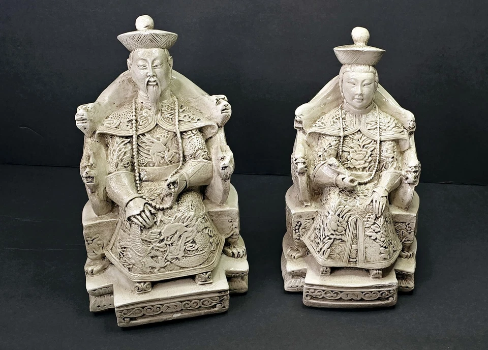 Antigua escultura china del emperador Qianlong sentado en piedra tallada  Foto 2 de 4