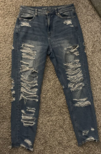 American Eagle Jeans 8 Mom Jean High Rise Destroye