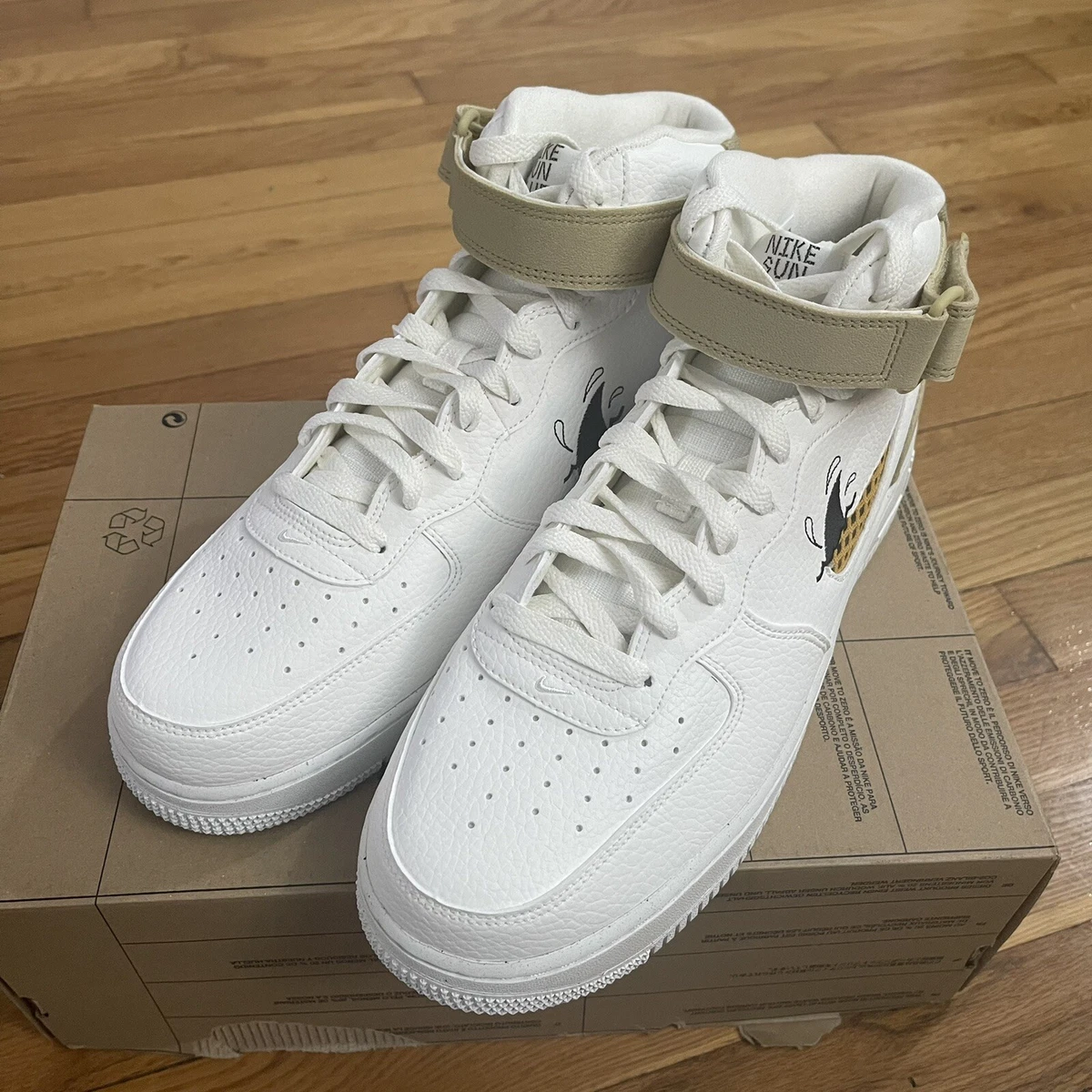 Nike Air Force 1 LV8 Men's Shoe. Nike IL