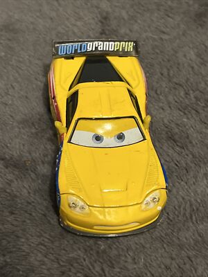 Voiture miniature métal Cars Disney Pixar World grand prix jaune