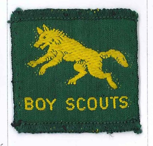 19340's UNITED KINGDOM SCOUTS BRITISH BOY SCOUT LEAPING WOLF HALF