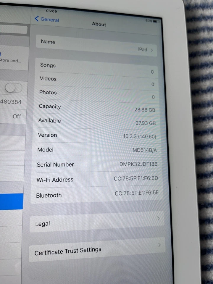 Apple iPad 4th Gen. 32GB, Wi-Fi, 9.7in - White - Image 2 of 4