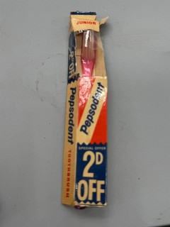 VINTAGE PEPSODENT JUNIOR TOOTHBRUSH IN ORIGINAL PACK 2D OFF ADVERTISING