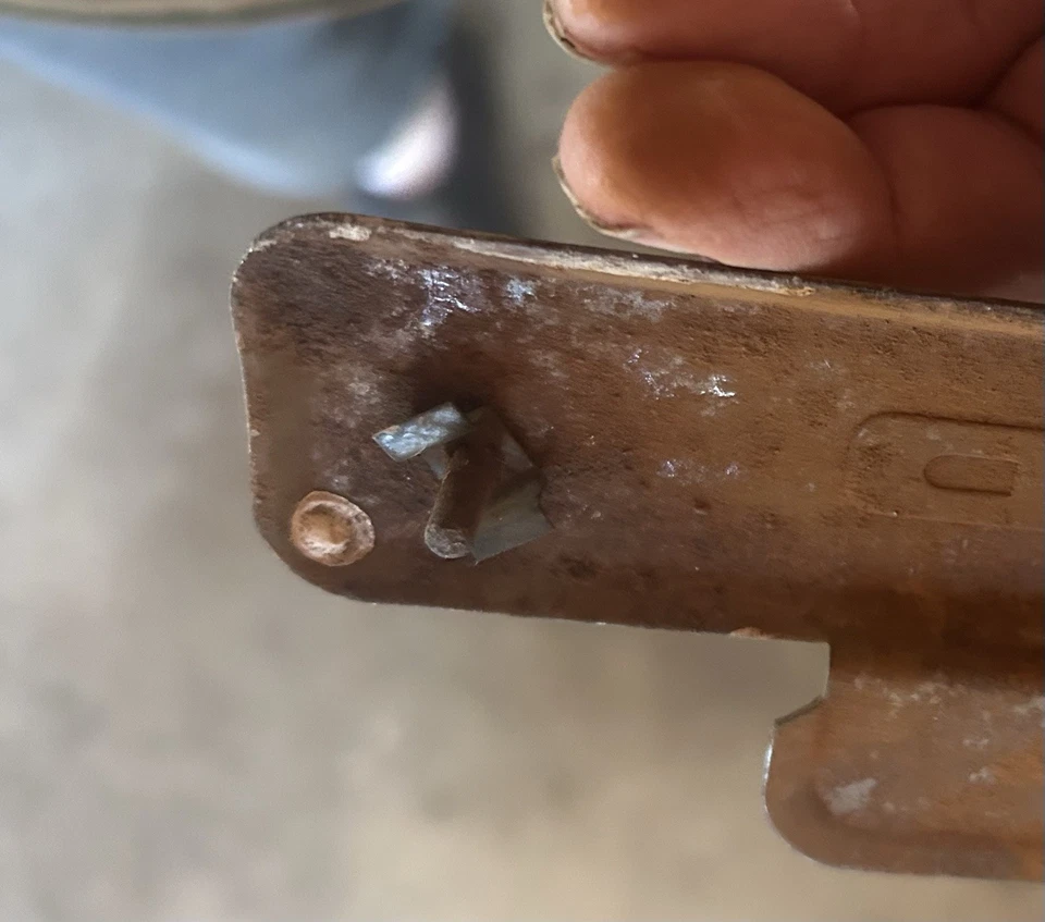 Camión Ford 1951 1952 F1 F2 F3 placa de eliminación de radio original 51 52 Foto 3 de 4