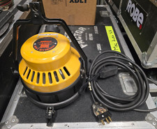 Strand Lighting Ianebeam 2K Open Face Blonde W/ Barndoor  Lamp