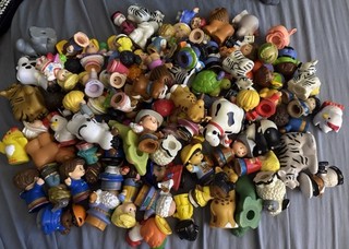 little people Figures Lot (91 Figures ) 2001 N Up