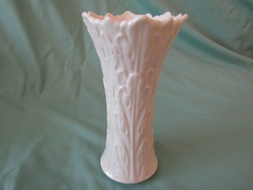 Vintage Lenox Ivory Porcelain Woodland Collection Bark Vase 8.5 inch NICE EUC - Afbeelding 2 van 3