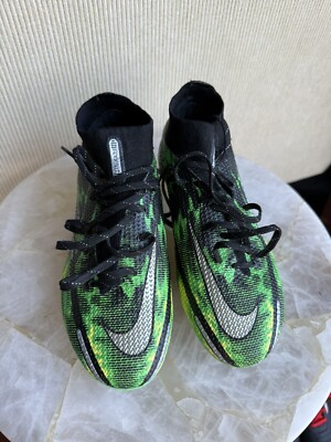 nike phantom gt2 soccer cleats Size US 4 Green & Black, Excellent Condition