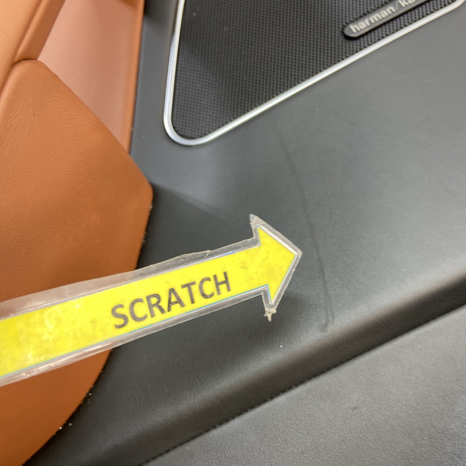 2017-2020 Maserati Levante M161 Rear Left Door Trim Panel Tan / Black OEM *NOTE*