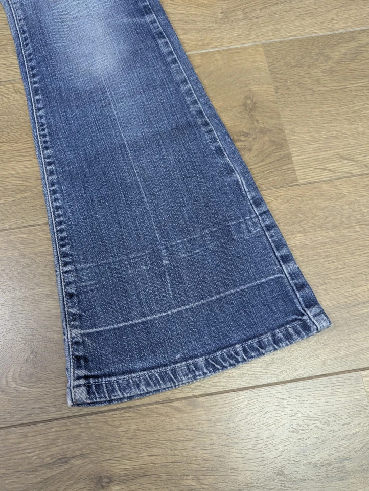 Vintage 2005 Levi's 559 Marissa Jeans Square Cut Boot Cut W28 L31 Zip Fly - Image 3 of 4