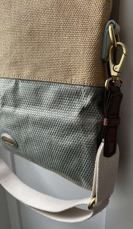 Fossil - Explorer Foldover Tote/Crossbody Bag - Woven Jute & Blue Metallic - Image 4 of 4