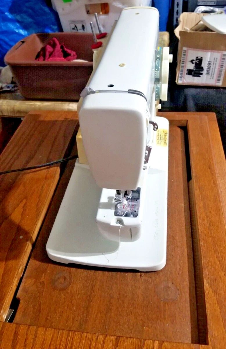 Husqvarna Viking Sewing Machine Matttroy