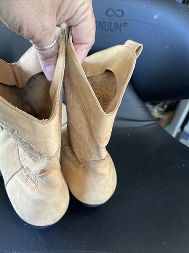 Western Bootalinos Low Heel Western Themed Tan Boots Bootalinos! - Picture 7 of 12