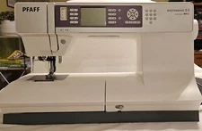 Pfaff IDT Expression 3.0 Quilting Sewing Machine- w/ Cover, Pedal, Power, Tested