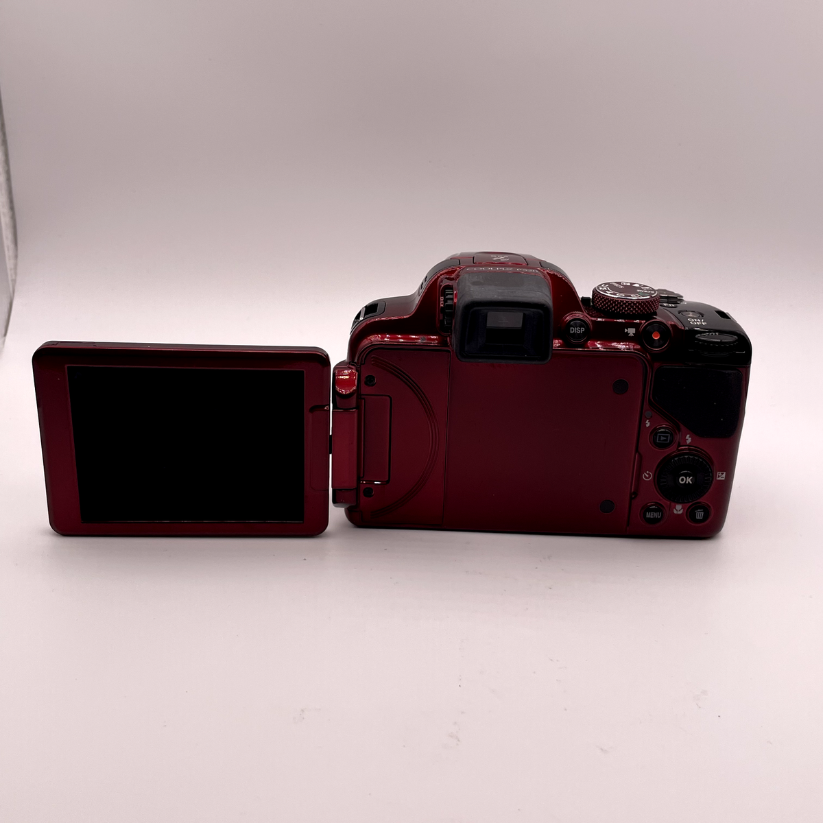 Nikon Coolpix P520 18.1MP Digital Camera – Red – Does Not Turn On