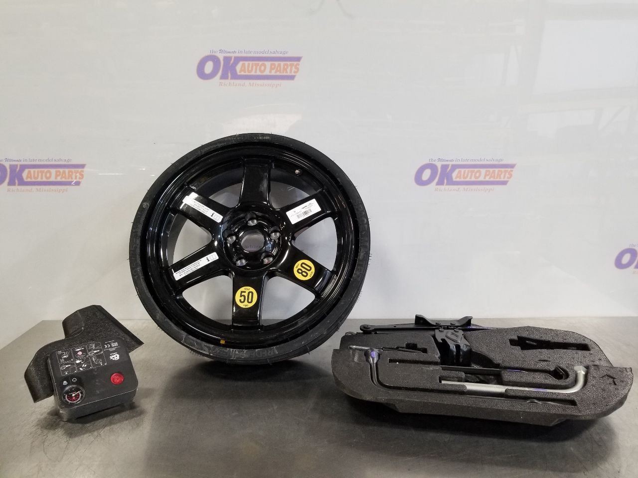 22 2022 MASERATI LEVANTE 18" SPARE WHEEL RIM AND TIRE WITH JACK KIT