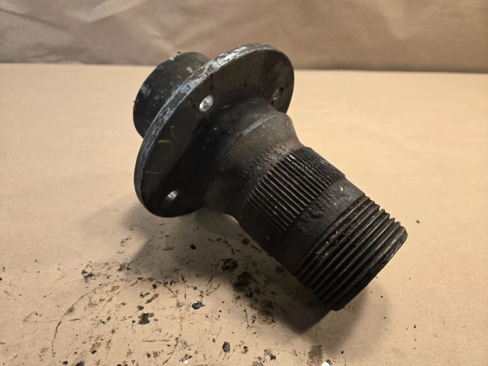 Buje estriado delantero izquierdo MGB GT OEM BTB731 Foto 4 de 4