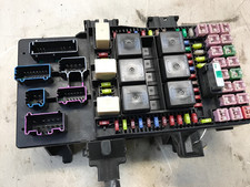 2003-2004 Ford Expedition Engine Fuse Box Oem 2003-2004 Ford Expedition Engine Fuse Box Oem