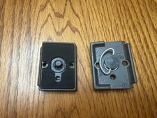 (2) Manfrotto 200PL-14 genuine Quick release plates - Used in good condition