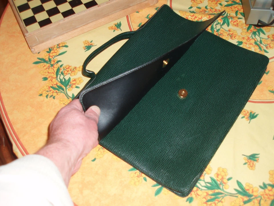 Porte document cuir VERT ANGLAIS fait par sellerie maroquinerie de l'ARMOR - Photo 2/4