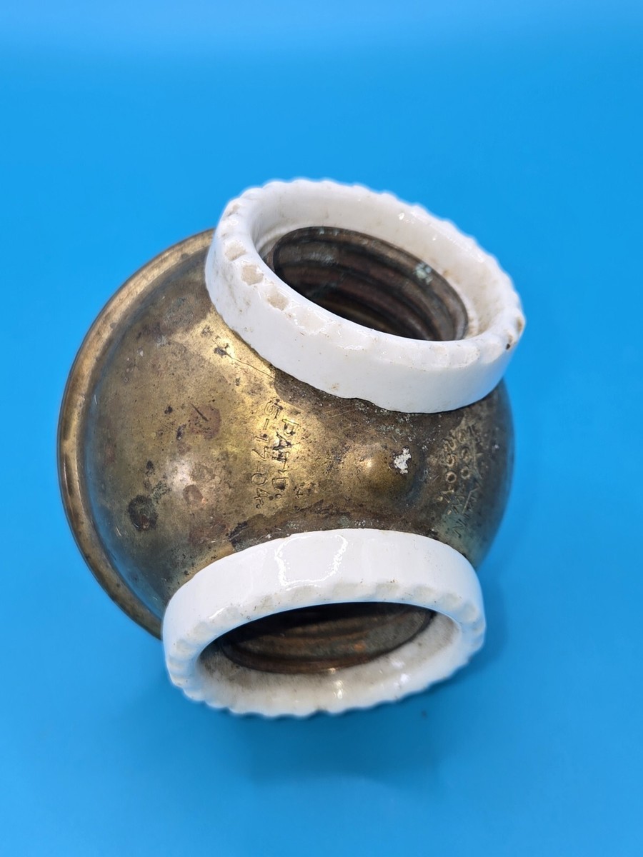 Den - Première Époque Corben Antique Benjamin Double Cluster Light Socket Brass Porcelain