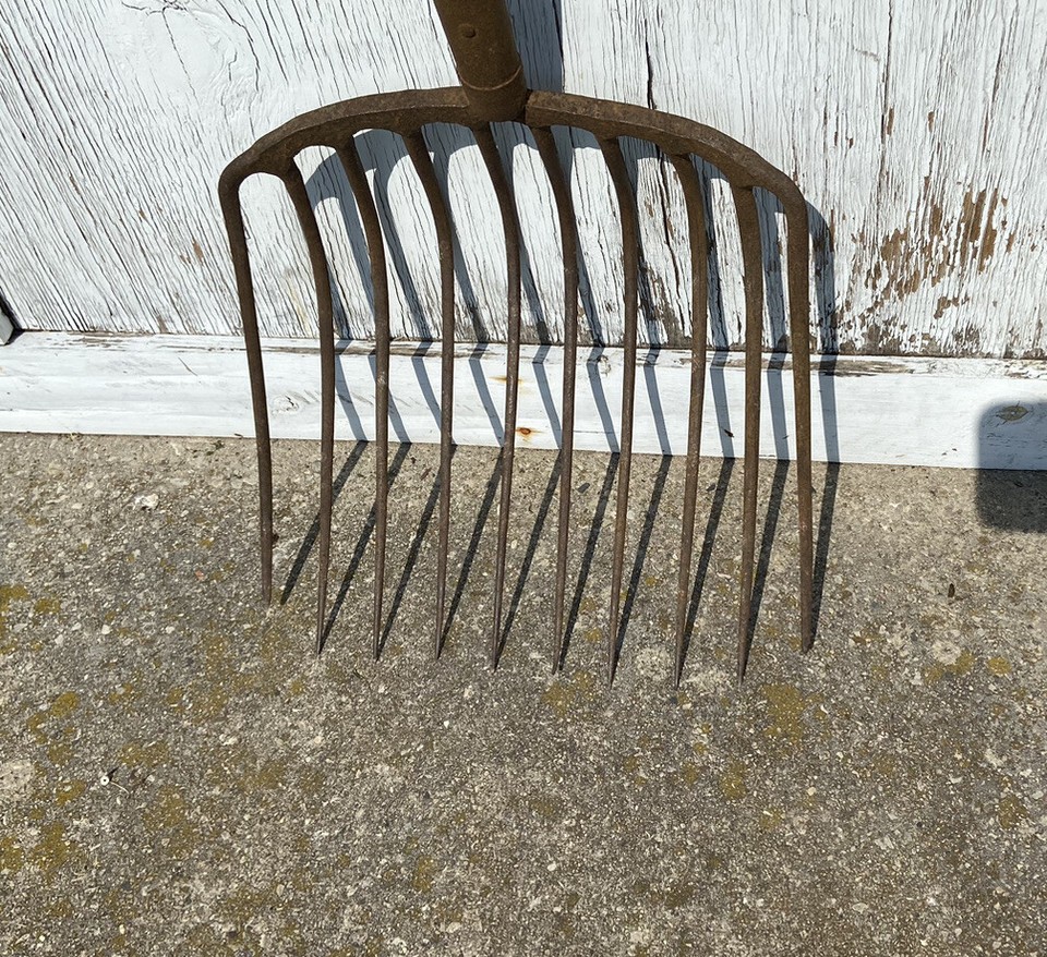 ANTIQUE PRIMITIVE FARM TOOL 10 TINE CAST IRON PITCH FORK HAY /STONE ...