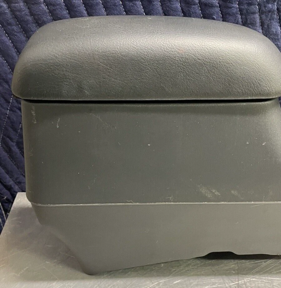 1996-1998 Pontiac Grand Am Center Console Assembly W/Armrest OEM 22656205 - Image 2 of 4