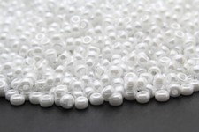 Miyuki Round Rocailles 6/0 White Ceylon Pearl Luster Seed Bead RR-528