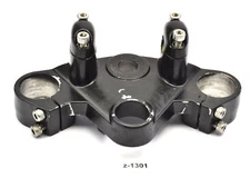 Triumph Tiger 885i 709 EN - Fork bridge above fork bridge