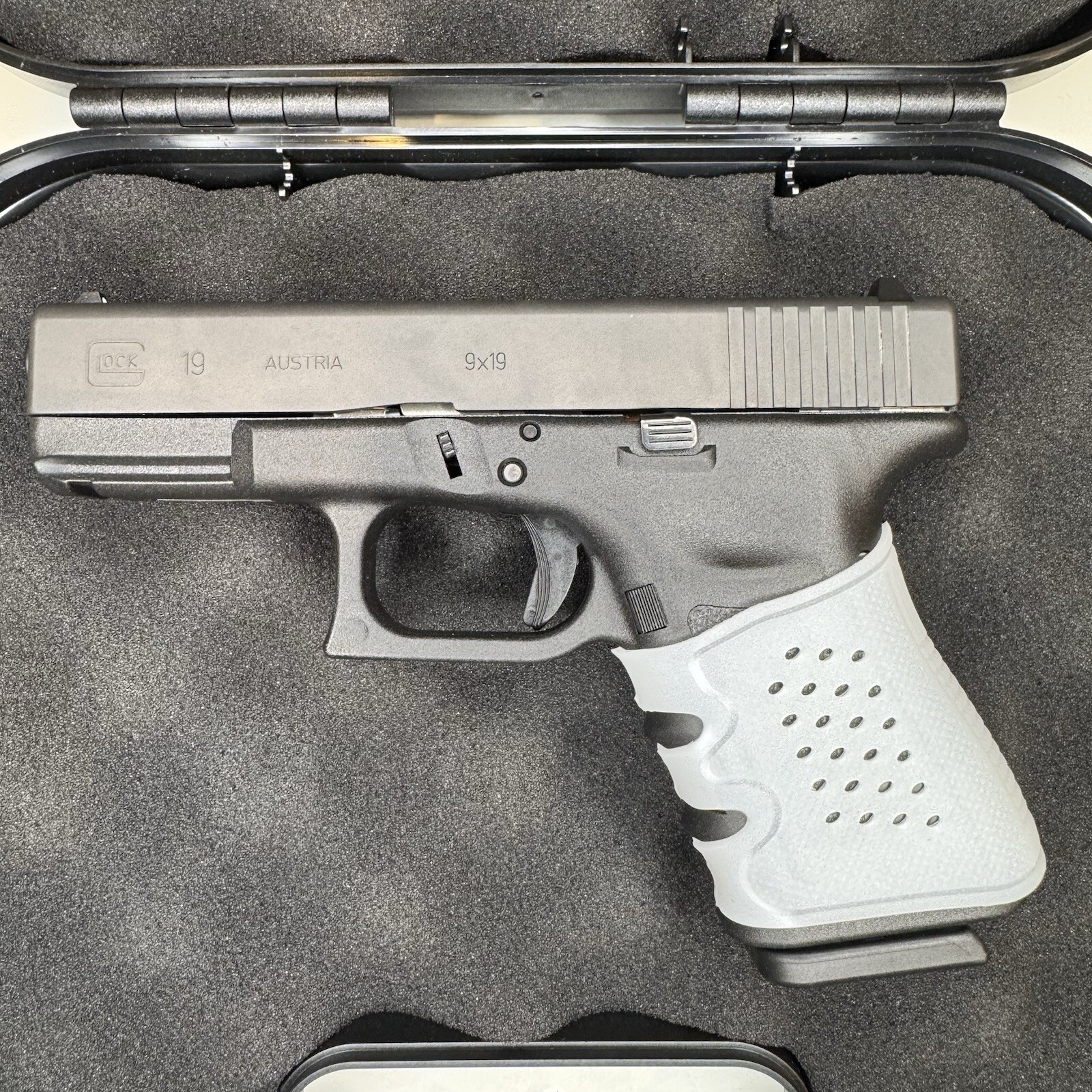 Glow In Dark Rubber Grip Sleeve for Glock 17 19 20 21 22 23 25 31 32 34 35 37 38