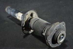 VW Passat 3C Variant Stoßdämpfer vorne rechts 3C0413031AB