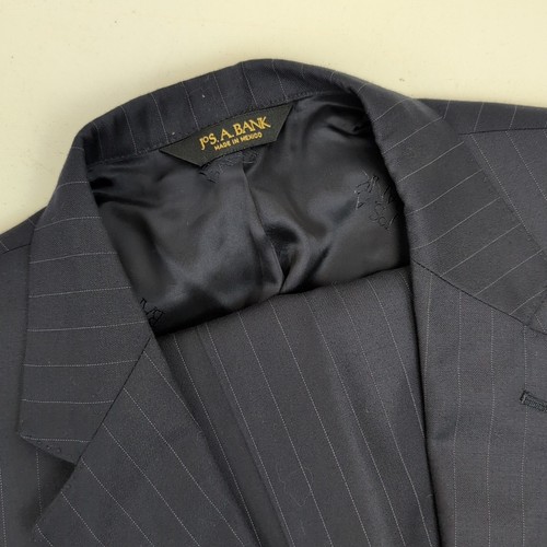 Jos A Bank Signature Gold Navy Blue Pinstripe Suit 46R Pleated Pants 40x28