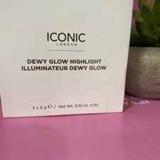 ICONIC LONDON Dewy Glow Highlight Illuminator Palette Full Size 0.10oz(F) 