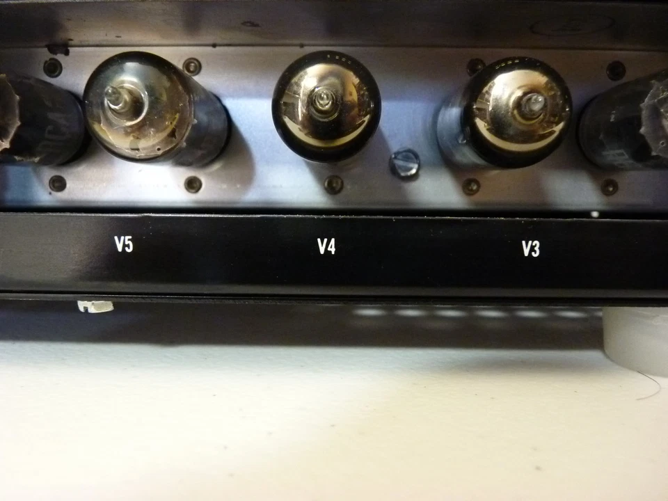 McIntosh C22 Stereo Vacuum Tube Preamplifier - Image 4 of 4