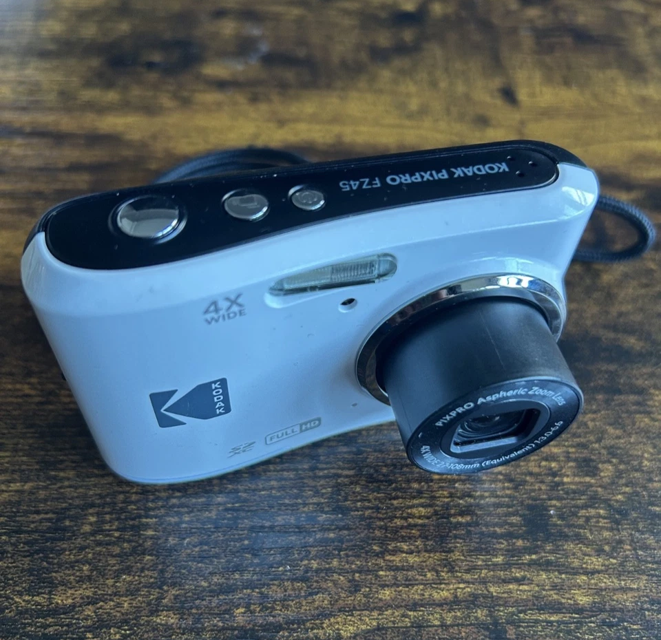 Defekte KODAK PIXPRO FZ45 Kamera Weiß – Display kaputt, startet, Linse fährt aus - Bild 2 von 4
