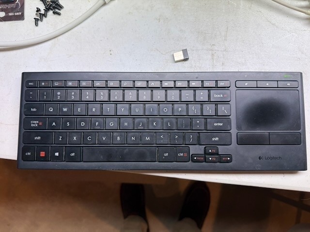 Logitech K830 Illuminated Wireless HTPC Keyboard - With USB Receiver - TESTED