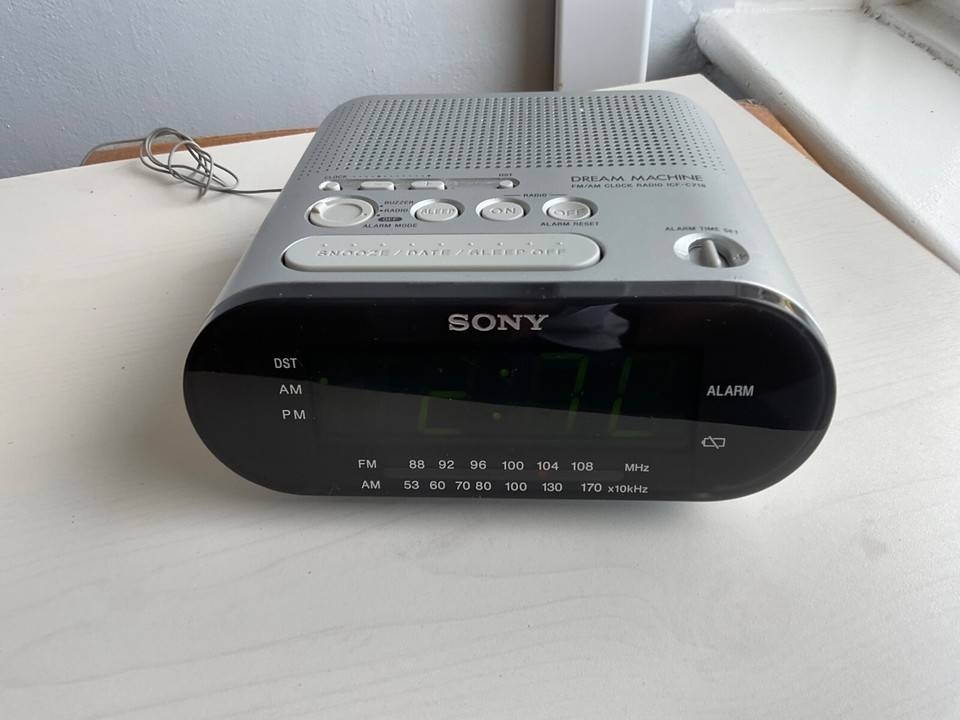 Sony Dream Machine ICFC218 Retro Alarm Clock Radio Back Up Portable