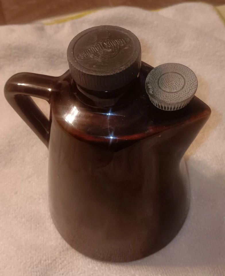 Jarra de agua Moonshine Wiskey de cerámica de gres marrón EE. UU. Icelip Ewer MCM Foto 2 de 4