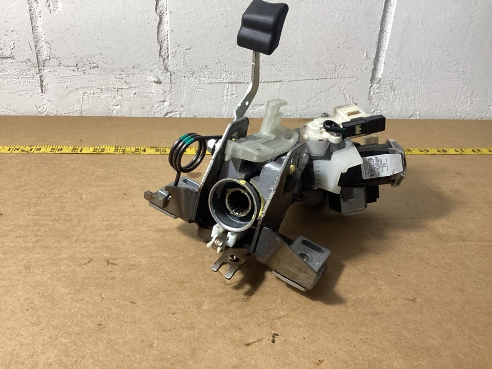 Cilindro de bloqueo de encendido Toyota Sienna 2011-2015 con llave 89783-08020 OEM. Foto 4 de 4