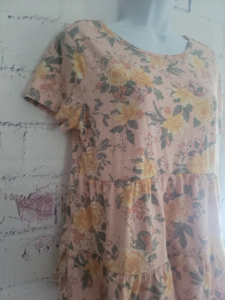 Top túnica Bobbie Brooks talla mediana multicolor floral manga corta cuello redondo Foto 4 de 4