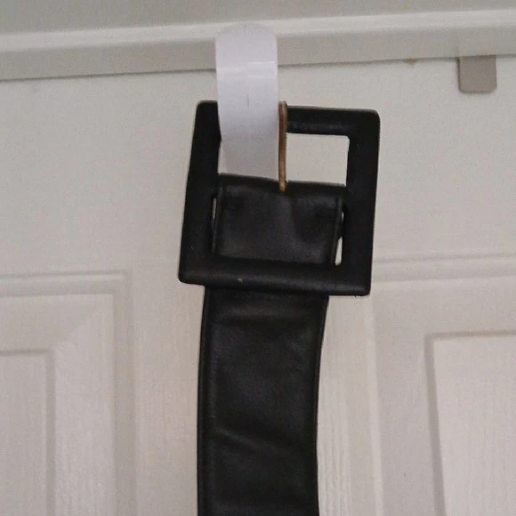 复古 SAKS FIFTH AVENUE 宽斗篷风格黑色皮革腰带 — 第 2/4 张图片