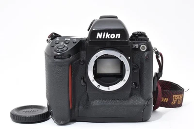 LESEN [fast neuwertig] Nikon F5 analoge Spiegelreflexkamera 35 mm Gehäuse aus Japan - Bild 1 von 4